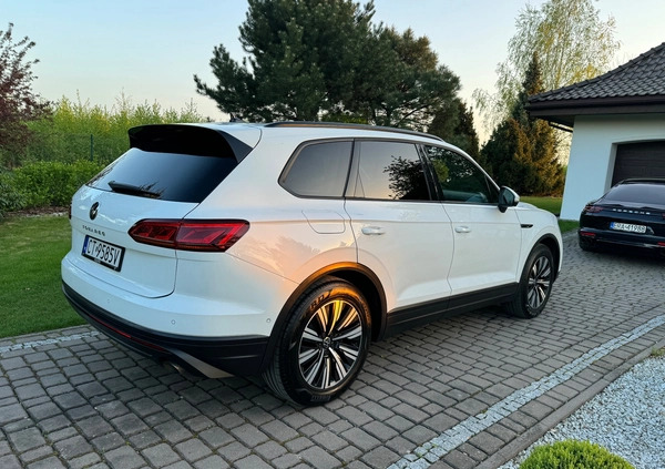 Volkswagen Touareg cena 148000 przebieg: 156000, rok produkcji 2020 z Radomsko małe 326